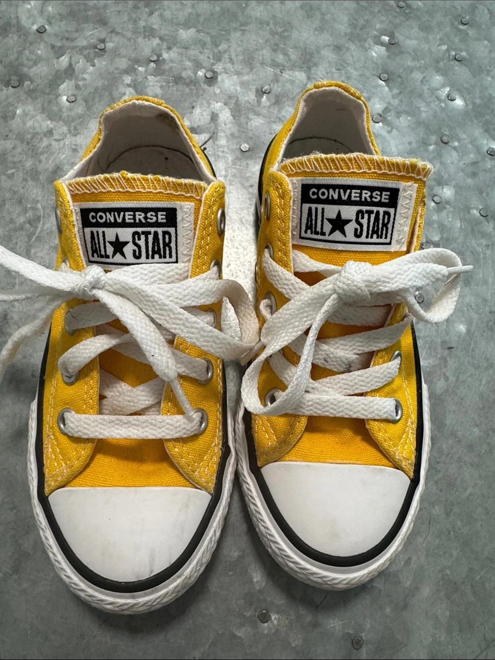 Converse Kids Low-Top Sneakers in Yellow and White